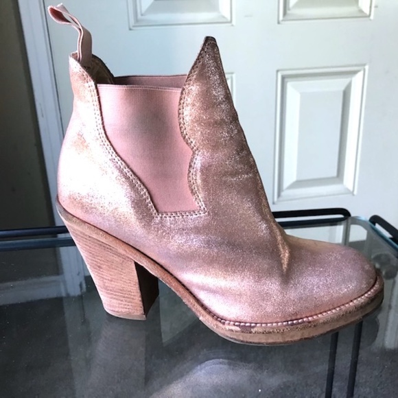 ACNE STUDIOS Rose Gold Metallic Chelsea Boots EUC/sz 37= US sz: 7 - Picture 2 of 14